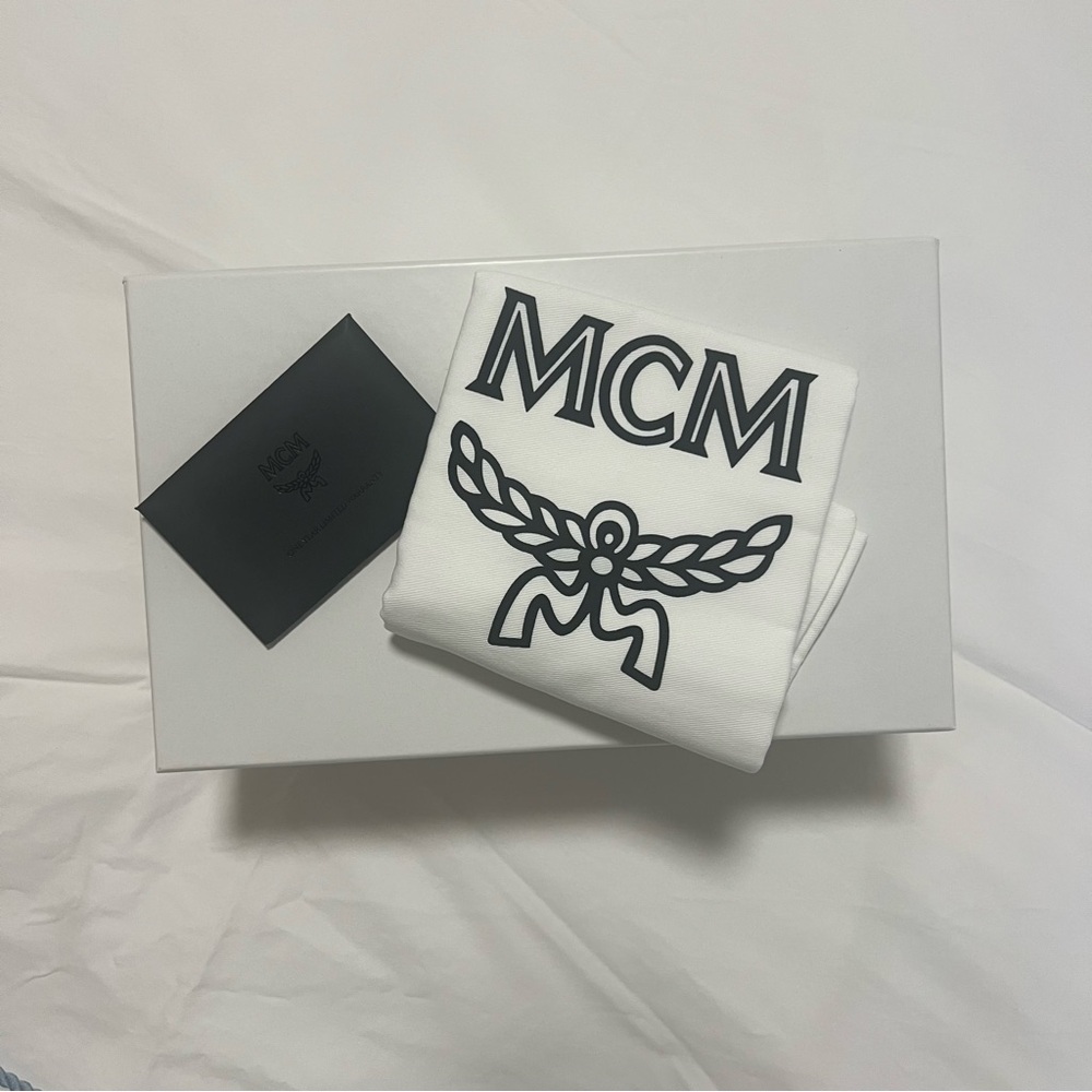 MCM houndstooth crossbody/ belt bag - Picture 3 of 6